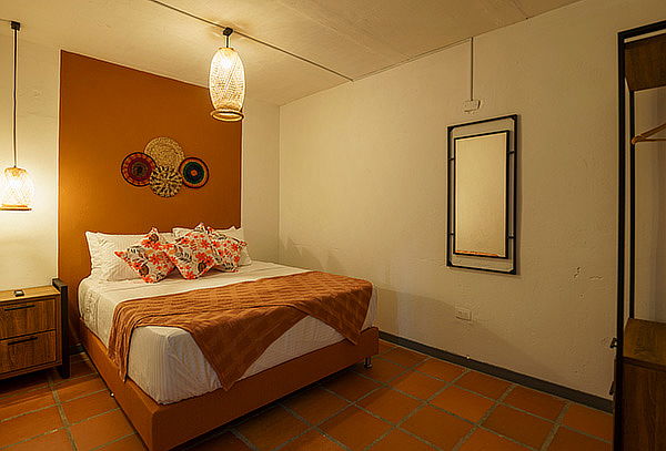 San Jerónimo Alojamiento para 2 + Desayuno + Piscina 