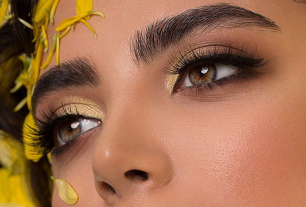 Extensión de Pestañas Clásicas + Diseño de Cejas