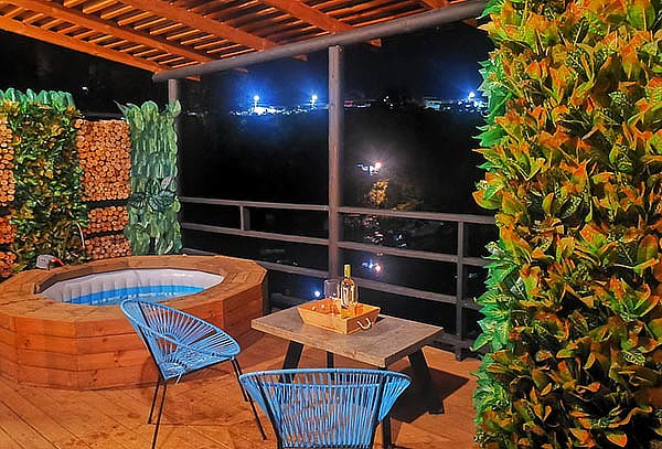 Plan de Lujo en Guatapé: Hospedaje + Jacuzzi + Desayuno 