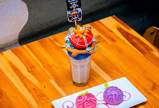 Postres Ichiraku: Malteada Itachi y Gomu-Ope