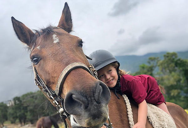Clases de Estimulación Temprana con Caballos para Niños  