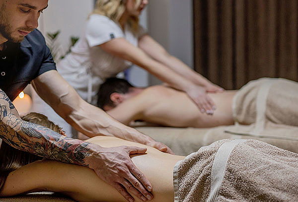 Sesión de Spa para 2 con Masaje Relajante, Sauna y Bebida