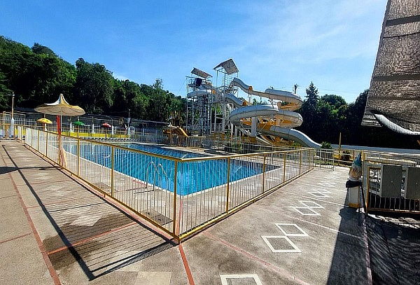 Noche para 2 todo incluido piscina,  jacuzzi , alimentación