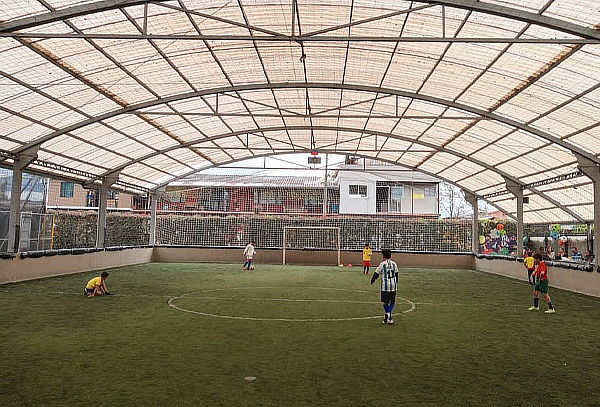 1 Hora de Fútbol en Cancha Sintética Cubierta en Chía 