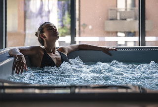 Spa Relax con Jacuzzi para 1, 2 ,3, 4 Personas en Galerias