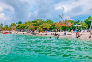 Tour 4 Islas en Bus a Barú y Lancha + Paradas en Agua Azul