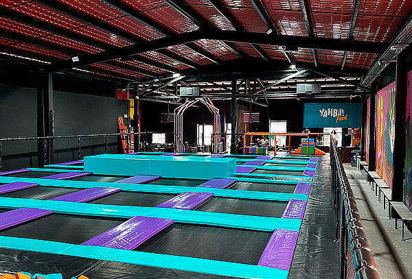 Yamba Park: Parque de Trampolines 1 ó 2 Horas de Salto 