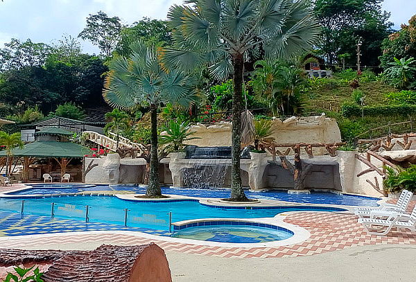 San Jerónimo en Pareja: Glamping + Jacuzzi + Desayuno + Cena
