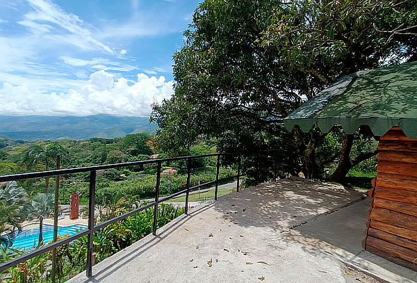 San Jerónimo en Pareja: Glamping + Jacuzzi + Desayuno + Cena