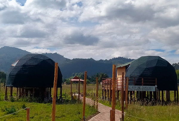 1 Noche Romántica Glamping para 2 + Balcón Love en Sogamoso