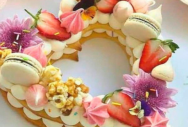 Torta Artesanal Saludable con Masa de Vainilla y Relleno 