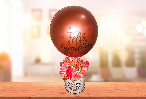 Arreglo Floral + Fresas Decoradas o Ferreros + Globo