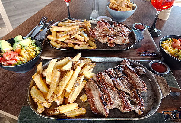2 Bondiolas de Cerdo de 300gr, Asadas al Carbón