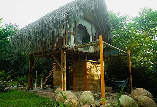 Noche para 2 Personas en Cabaña + Desayuno + Malla Descanso
