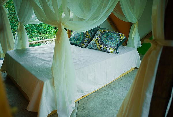 Noche para 2 Personas en Cabaña + Desayuno + Malla Descanso