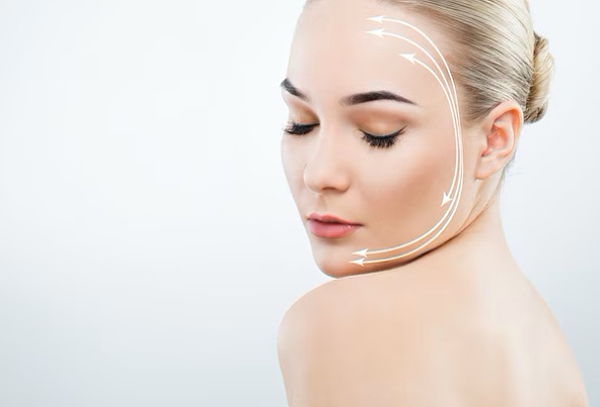Rejuvenecimiento Facial con Hilos Mágicos Espiculados (PDO) 