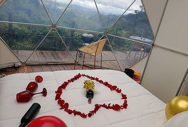 1 Noche en Glamping para 2 + Desayuno en la Calera 