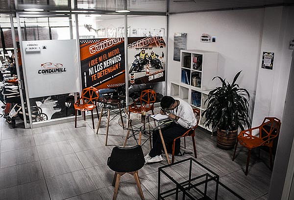 Curso de Conducción de Moto, Automóvil o Público + Examen 