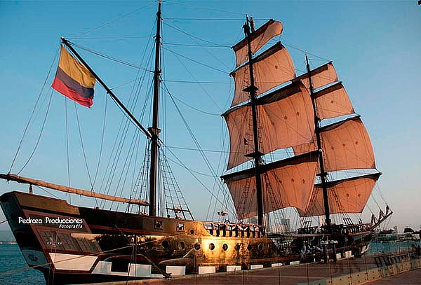 Cartagena, Recorrido por la Bahia en Barco Pirata