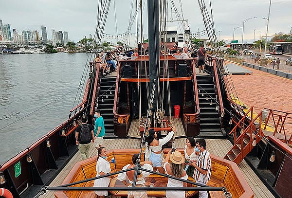 Cartagena, Recorrido por la Bahia en Barco Pirata