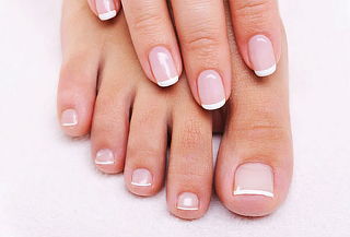 Manicura y Pedicure Tradicional + Hidratación con Parafina 