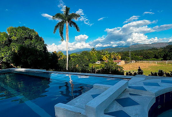 Pasadía en Tocaima con Piscina