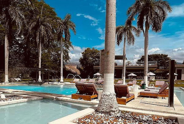 Día de Sol de Lujo para 2 en Antioquia + Almuerzo