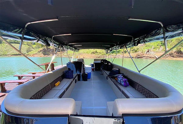 Planchón Luxury en Guatapé por 1 Hora - Máximo 18 Personas 