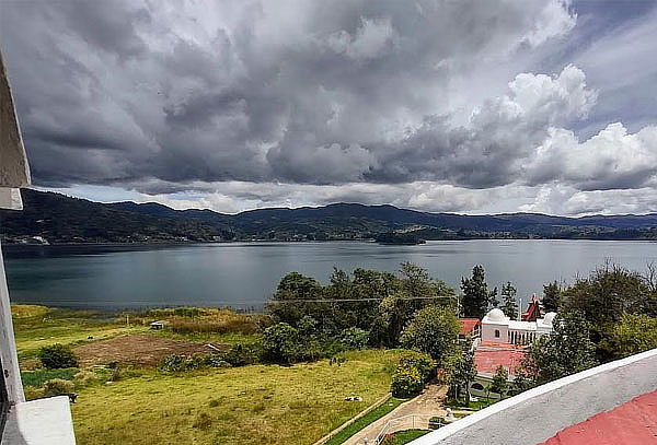 Noche Romántica + Desayuno + Sauna en Laguna de Tota