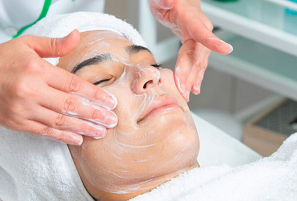 Limpieza Facial con Aparatología en Chapinero