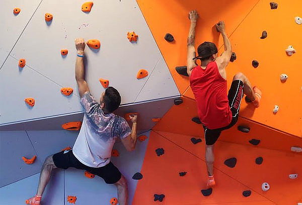 2x1 60 Minutos de Salto en Sky Zone en Plaza Claro 