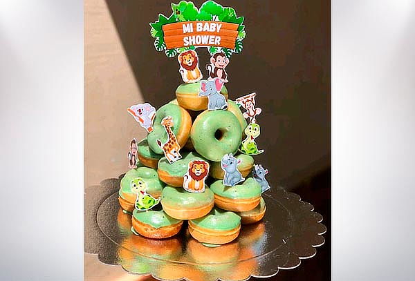 Torre de 20, 25 o 35 Mini Donas + Decoración + Tarjeta 