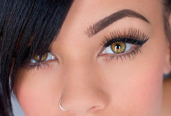 2x1 Pestañas Tipo Seda + Sombreado de Cejas 