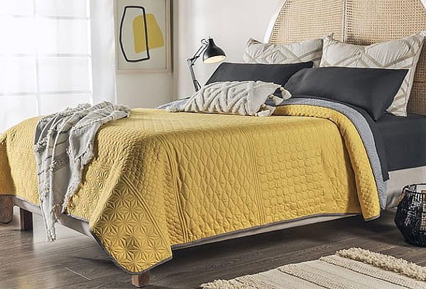 Edredón Novo Mostaza para Cama Sencilla o Doble + Envío