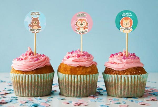 12 Cupcakes Medianos + Tarjeta Personalizada + Domoempaque