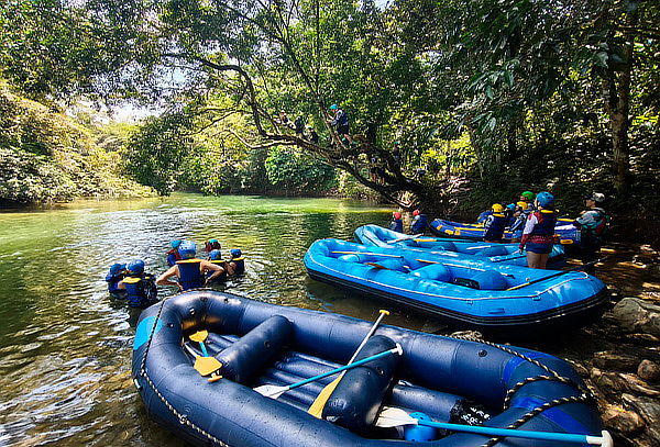 Rio Claro Día Extremo para 2: Rafting + Aventuras