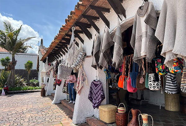 Aventura en Guatavita con Tobogán Arcoíris + Casa Loca