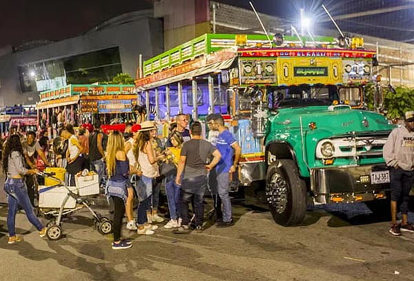 Chiva Rumbera en Medellín 