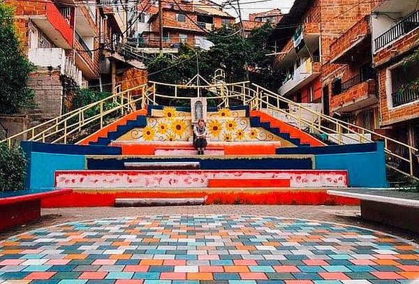 Tour Comuna 13 en Medellín + Seguro.
