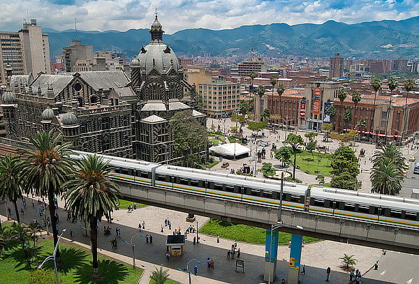 Tour Panorámico por Medellín con Paradas y Guía Turístico