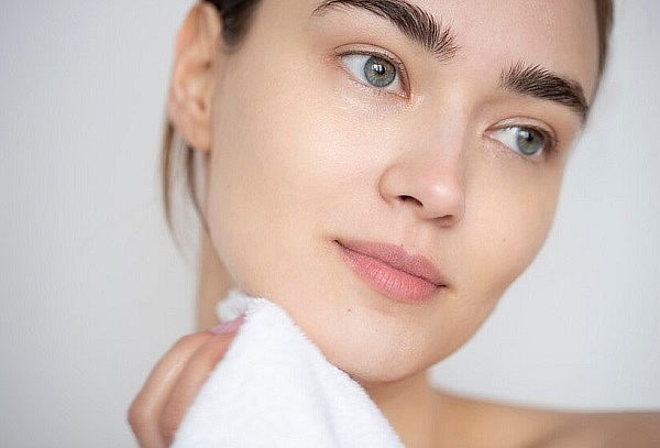 1/S Microneedling para manchas con Acido Hialurónico en Gel