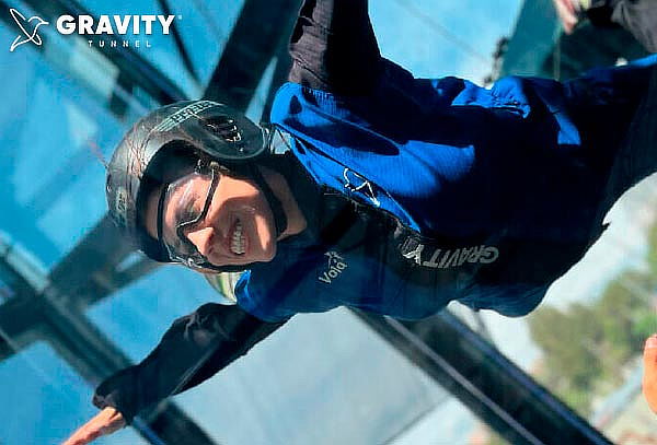 GRAVITY TUNNEL:  4 Vuelos para Niños y Adultos
