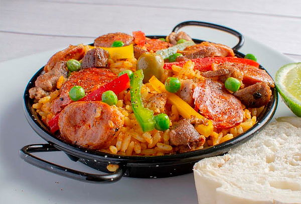 Plan Perfecto en El Retiro: Entrada, Paella y Cócteles