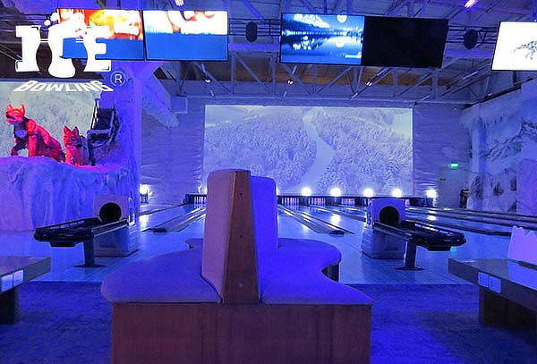 Línea de Bolos con Opción de Combo Hamburguesa - Ice Bowling