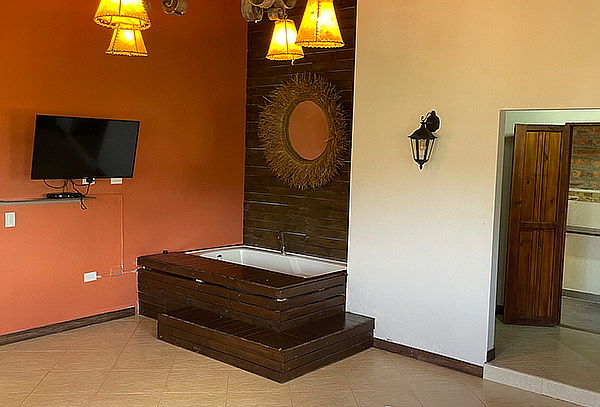 Girardota Plan para 2: Hospedaje + Desayuno + Piscina 
