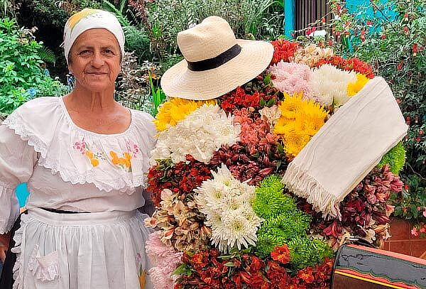 Santa Elena Tour Silletas y Flores + Almuerzo + Refrigerio