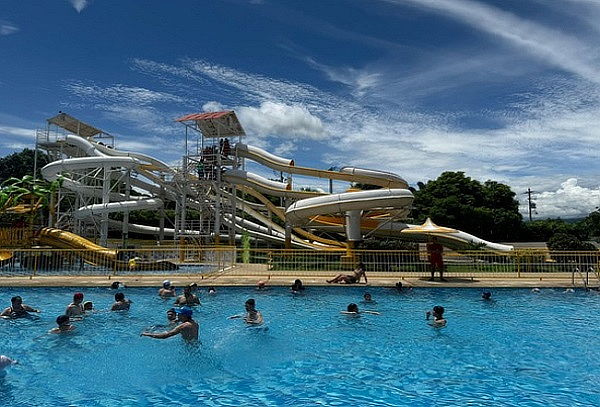 Pasadía para 4: Relax, diversión y sabor en un solo lugar