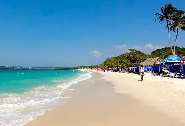 Pasadía Playa Tranquila Barú VIP + Snorkel Bajo + Almuerzo