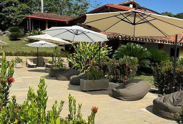 La Pintada - Ant: Hospedaje para 2 + Desayuno + Piscina