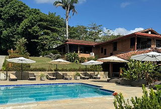 La Pintada - Ant: Hospedaje para 2 + Desayuno + Piscina